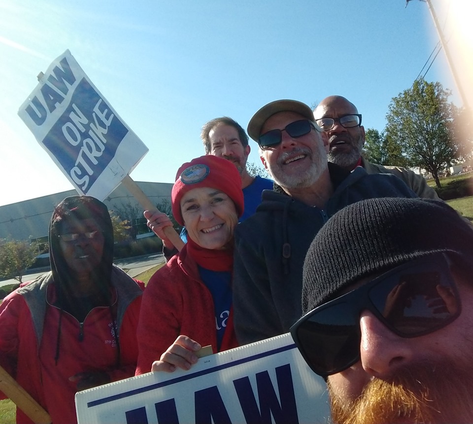 AAUP-WSU with UAW Strikers 4